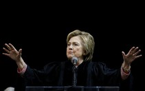 Cả ngàn 'cỗ máy tin giả' bôi nhọ bà Clinton