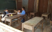 Trào nước mắt với đường đến trường của thầy cô vùng cao
