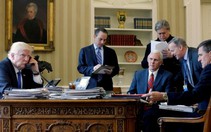 Ông Trump và Steve Bannon xa mặt nhưng không cách lòng