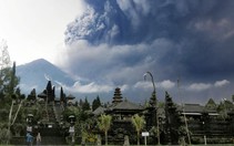 Thiên đường Bali đầy bụi núi lửa: du lịch lao đao