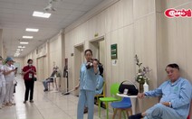 Nữ bệnh nhân chơi vĩ cầm tri ân y bác sĩ ở Bệnh viện Bạch Mai