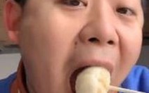 Streamer mukbang xứ Trung qua đời vì sở thích 'ăn thùng uống vại'