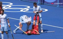 CĐV té ngửa khi Olympic phát trực tiếp hình ảnh con gián