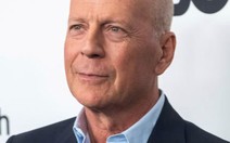 'Mâm xôi vàng' 'sờ gáy' Bruce Willis và 'Diana'