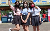 Công viên giải trí bị 'ném đá' vì ưu đãi khách mặc váy ngắn