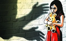 Tạm giam nghi can xâm hại bé gái hàng xóm 12 tuổi