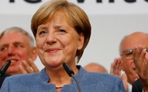 Bà Merkel thắng mà lo