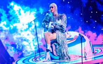 Katy Perry diện ba thiết kế của Công Trí trong tour diễn