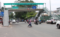 Làm gì để người dân có thói quen đi cầu bộ hành?