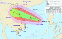 Bão số 10 đang mạnh lên, Hà Tĩnh đình chỉ họp để chống bão