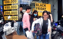 Người Sài Gòn "phấn khích" trong mùa Black Friday giảm đến 90% đầu tiên