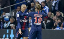 Neymar dạy Mbappe nhảy Floss Dance