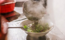 Chồng ơi mau về để cả nhà quây quần quanh nồi phở