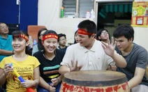 Xúc động với học trò khiếm thị nín thở 'coi' chung kết Việt Nam - Malaysia