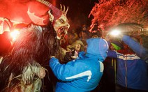 Quái vật Krampus 'nổi' không thua ông già Noel mùa Giáng sinh