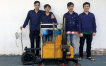 Robot cắt tỉa viền cây cảnh 'made by sinh viên'