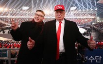 Trump và Kim Jong Un giả bị đuổi khỏi khai mạc Olympic Pyeongchang?