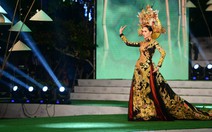 Ngắm những bộ áo dài đẹp mắt trong Lễ hội Áo dài TP.HCM