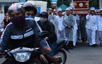 Video clip dàn cảnh giật máy quay tại đám tang, gây bức xúc