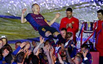 Nou Camp xúc động chia tay Iniesta