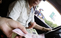 Cò xe lộng hành, 'chặt chém' hù dọa hành khách ở sân bay