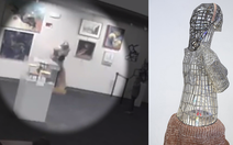 Trẻ 5 tuổi làm đổ tượng, bố mẹ bị phạt 132 ngàn ‘đô’