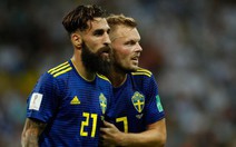 Phạm lỗi dẫn tới pha Kroos ghi bàn, cầu thủ Thụy Điển bị ‘lăng mạ’