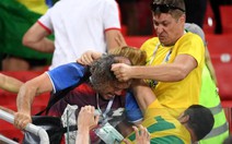 Fan Brazil và Serbia giật tóc, vung cú đấm… trên khán đài