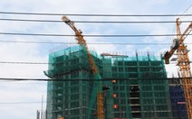 Cần cẩu đang thi công bất ngờ gãy sập