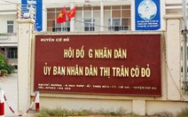 Cảnh cáo nguyên bí thư thị trấn sàm sỡ vợ phó chủ tịch