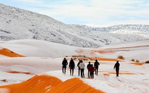 Chuyện khó tin: tuyết rơi phủ trắng sa mạc Sahara