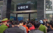 Hà Nội muốn Uber và Grab công bố giá trần, giá sàn