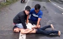 Dùng ôtô truy đuổi, bắt trộm xe máy trên đèo Cả