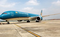 Phó thủ tướng Trương Hòa Bình chúc mừng Vietnam Airlines đón chiếc máy bay thứ 100