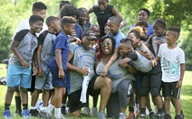 Liên tục đi viện, thanh niên vẫn giúp đỡ, gieo ước mơ cho trẻ nghèo