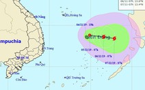 Áp thấp nhiệt đới bị 'hút' ra biển nhưng có thể quay vào đất liền khi thành bão