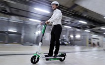 Singapore: Người sử dụng xe trượt điện trên lối đi bộ có thể bị phạt tù