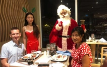 Tiệc đêm Giáng sinh nhà hàng, quán ăn Sài Gòn nườm nượp khách