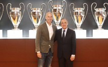 CĐV Real Madrid chào đón 'vua' Zidane, chúc Mourinho 'may mắn lần sau'