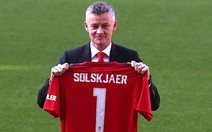 HLV Solskjaer: 'Việc đầu tiên của tôi là gọi cho ông Alex Ferguson"