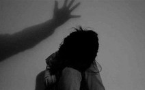 Truy tố gã đàn ông 63 tuổi 'nựng' bé gái 7 tuổi ở Bình Tân