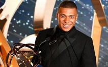 Mbappe nhận cú đúp giải thưởng tại Pháp