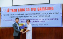 Hạnh phúc tuổi già từ 'người bạn' tivi  bên giường bệnh