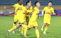 Sân Thiên Trường: Đương kim vô địch V-league phơi áo