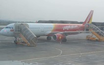 Vietjet nói về vụ máy bay hư lốp, khách chờ 5 tiếng chưa bay lại