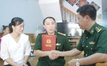 Thăng quân hàm 2 sĩ quan biên phòng bị thương khi đánh án ma túy