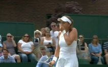 Pha giao bóng 'thảm họa' của tay vợt nữ Jelena Ostapenko tại Wimbledon 2019