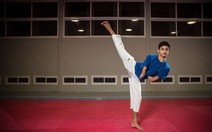 Cụt 2 tay khi đá bóng, Assaf thành nhà vô địch taekwondo