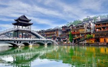 Tour Phượng Hoàng cổ trấn ngày vàng giá sốc chỉ 11,9 triệu đồng