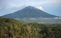 Indonesia cảnh báo an toàn bay do núi lửa Kerinci phun trào